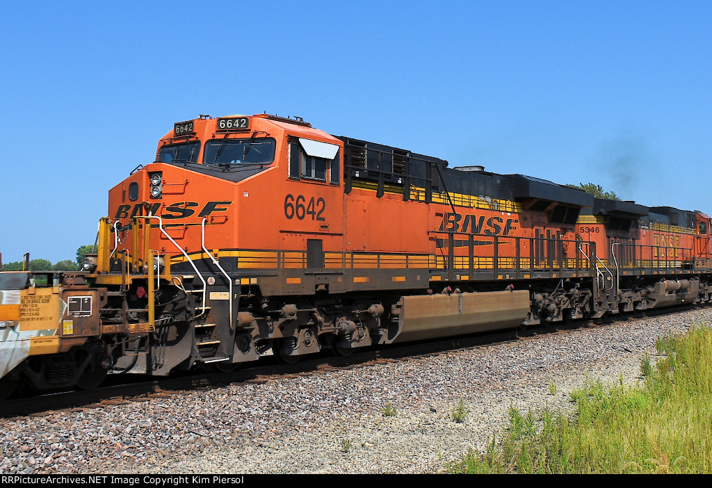 BNSF 6642 Pusher